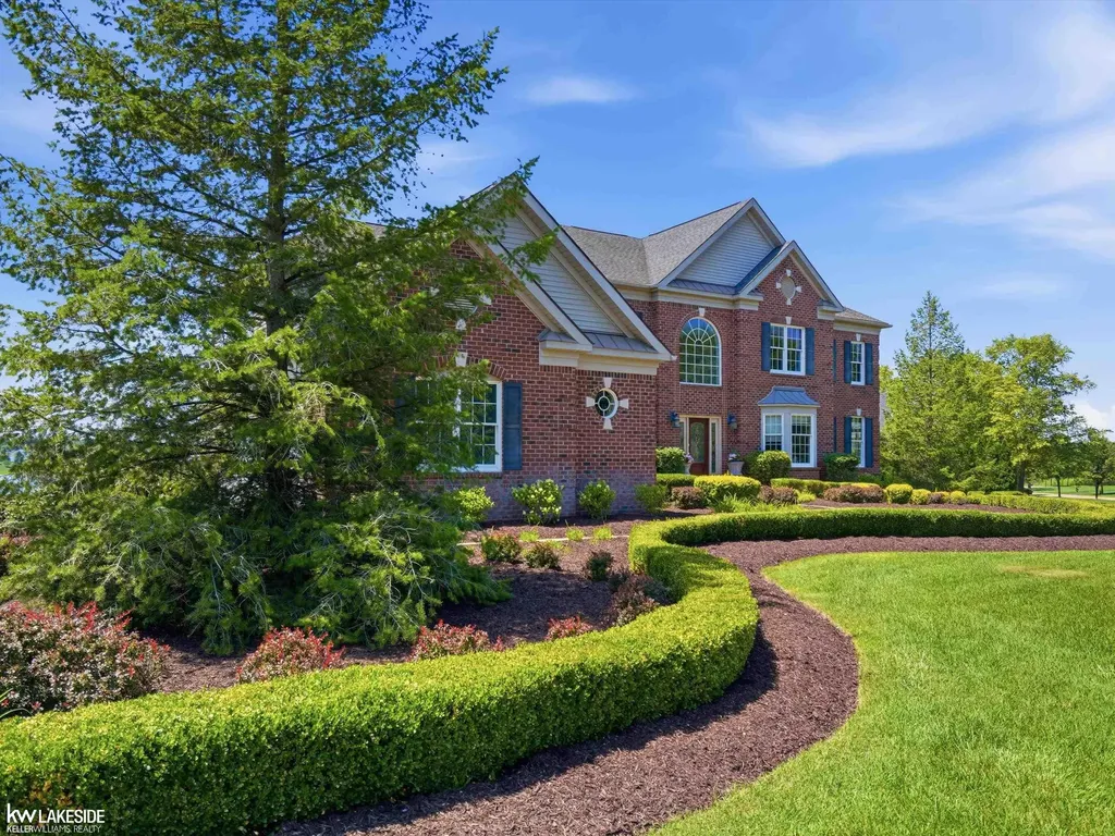 1622 Hunters Lake Drive Milford Village MI 48380