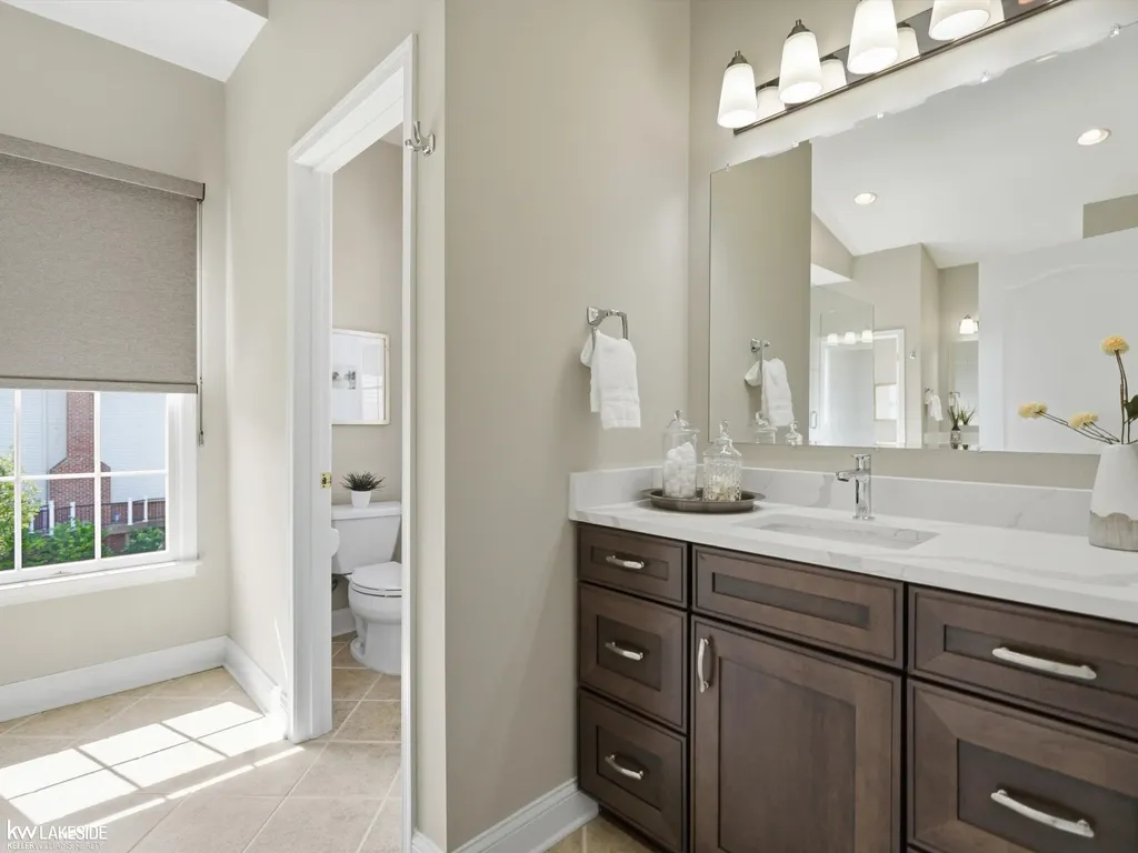 1622 Hunters Lake Drive Milford Village MI 48380