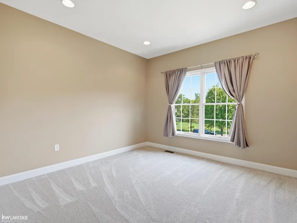1622 Hunters Lake Drive Milford Village MI 48380