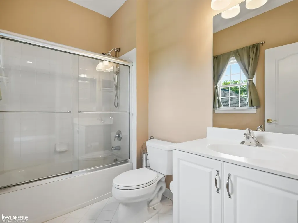 1622 Hunters Lake Drive Milford Village MI 48380