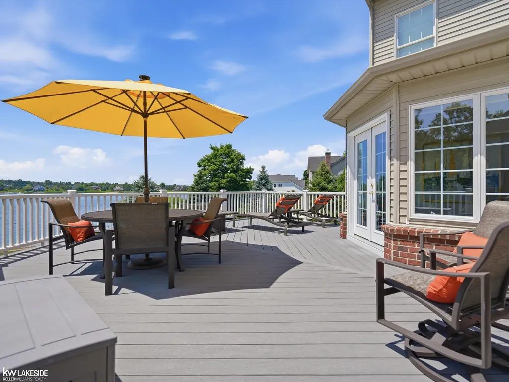 1622 Hunters Lake Drive Milford Village MI 48380
