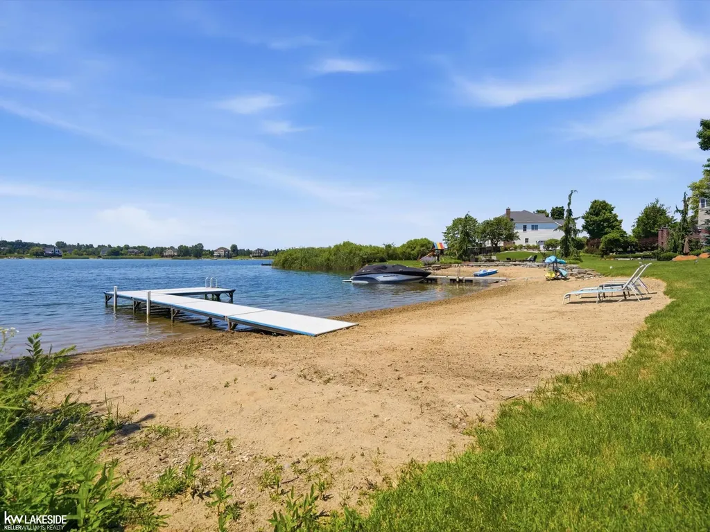 1622 Hunters Lake Drive Milford Village MI 48380