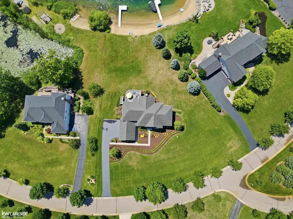 1622 Hunters Lake Drive Milford Village MI 48380