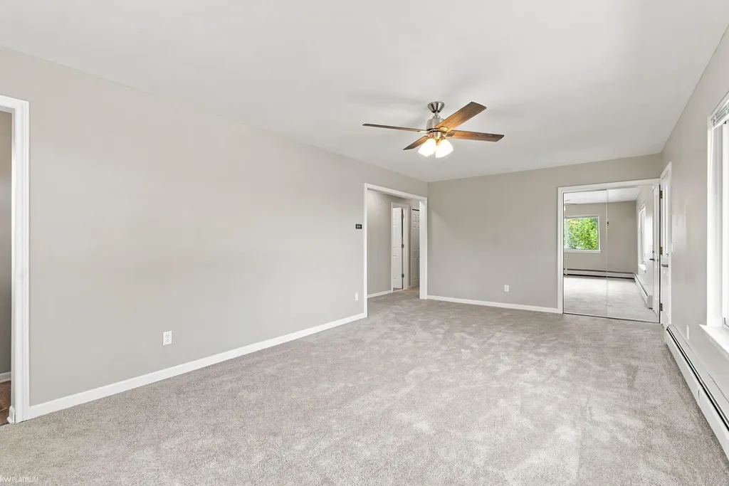 19580 Glenn Street Roseville City MI 48066
