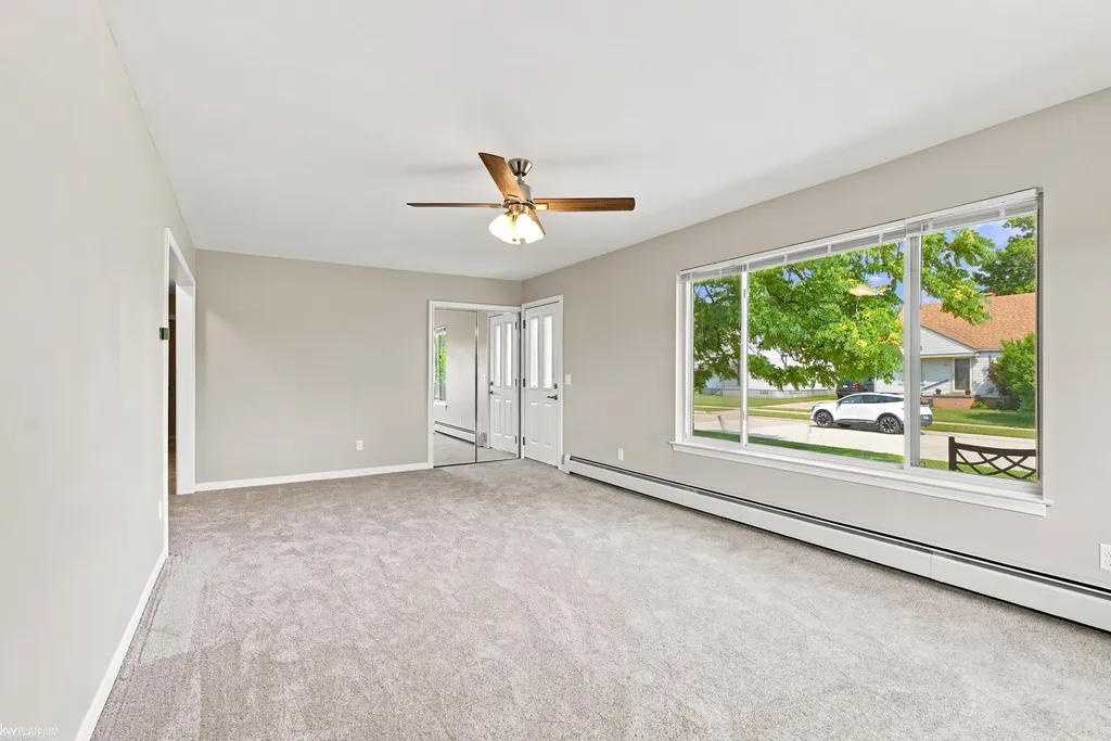 19580 Glenn Street Roseville City MI 48066