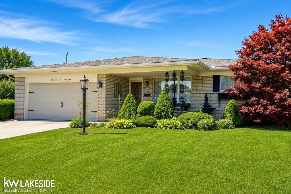 33439 Elgin Court Sterling Heights City MI 48310