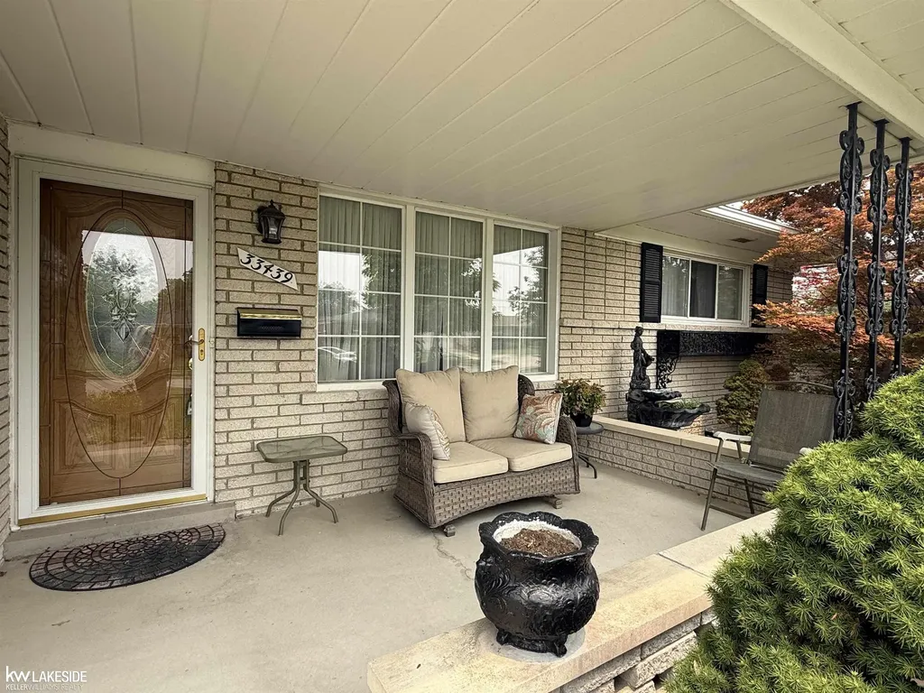 33439 Elgin Court Sterling Heights City MI 48310