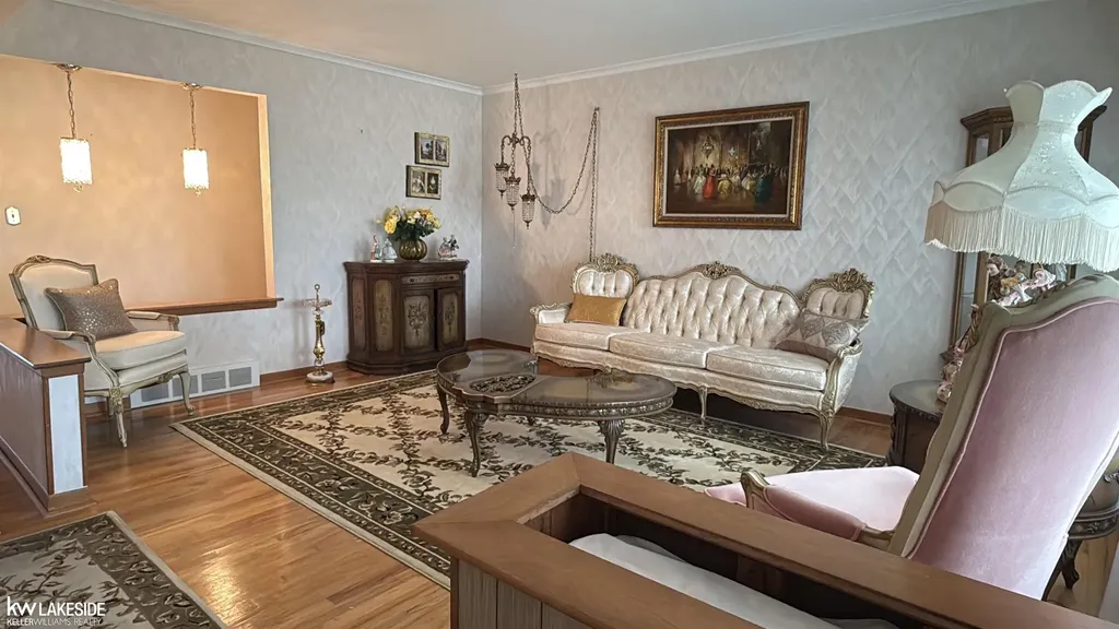 33439 Elgin Court Sterling Heights City MI 48310