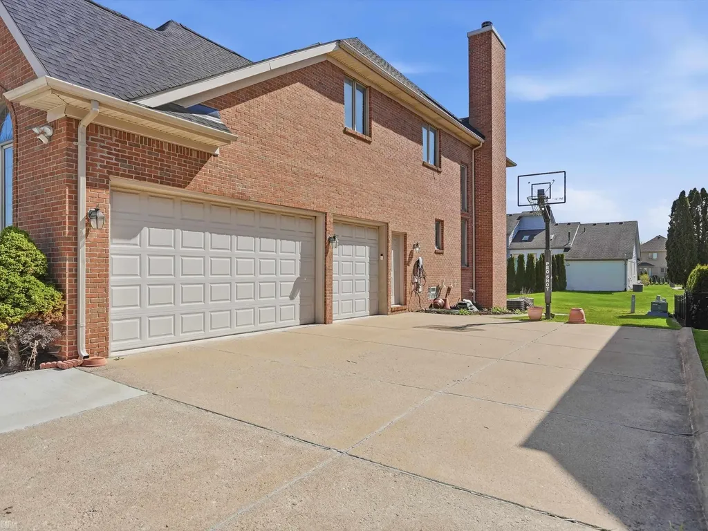 43340 Chester Drive Sterling Heights City MI 48314