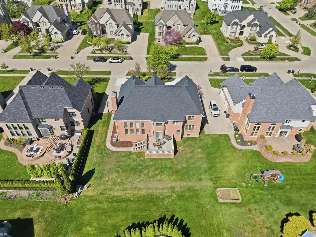 43340 Chester Drive Sterling Heights City MI 48314
