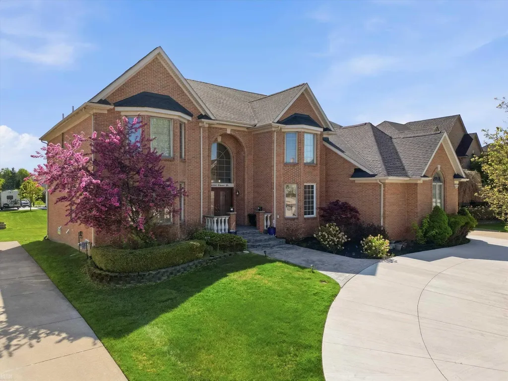 43340 Chester Drive Sterling Heights City MI 48314