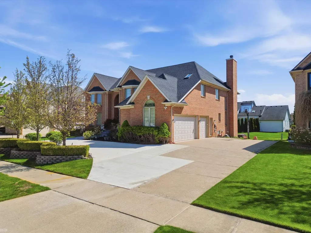 43340 Chester Drive Sterling Heights City MI 48314
