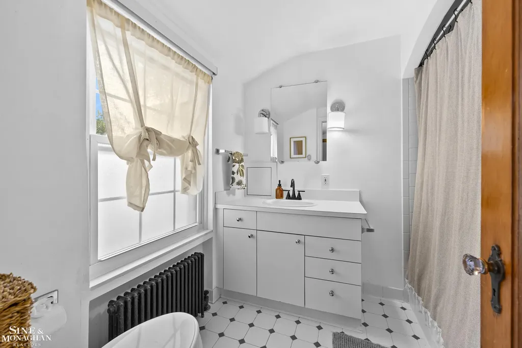 310 Moran Road Grosse Pointe Farms City MI 48236