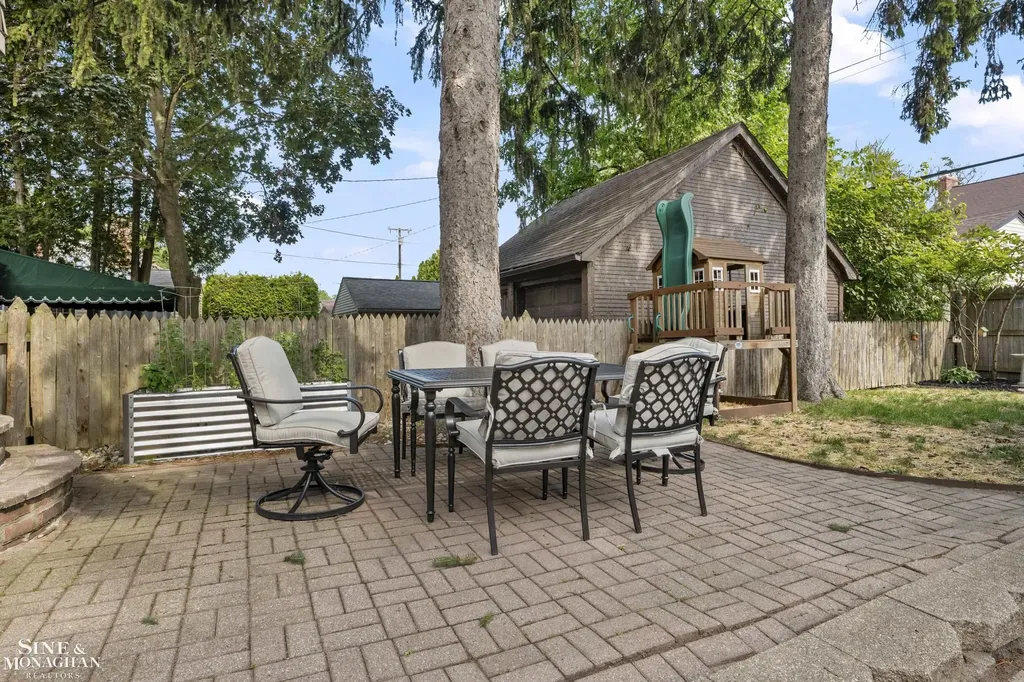 310 Moran Road Grosse Pointe Farms City MI 48236