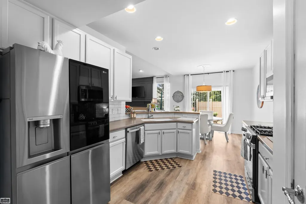 19056 Hazelton Drive Macomb Township MI 48042