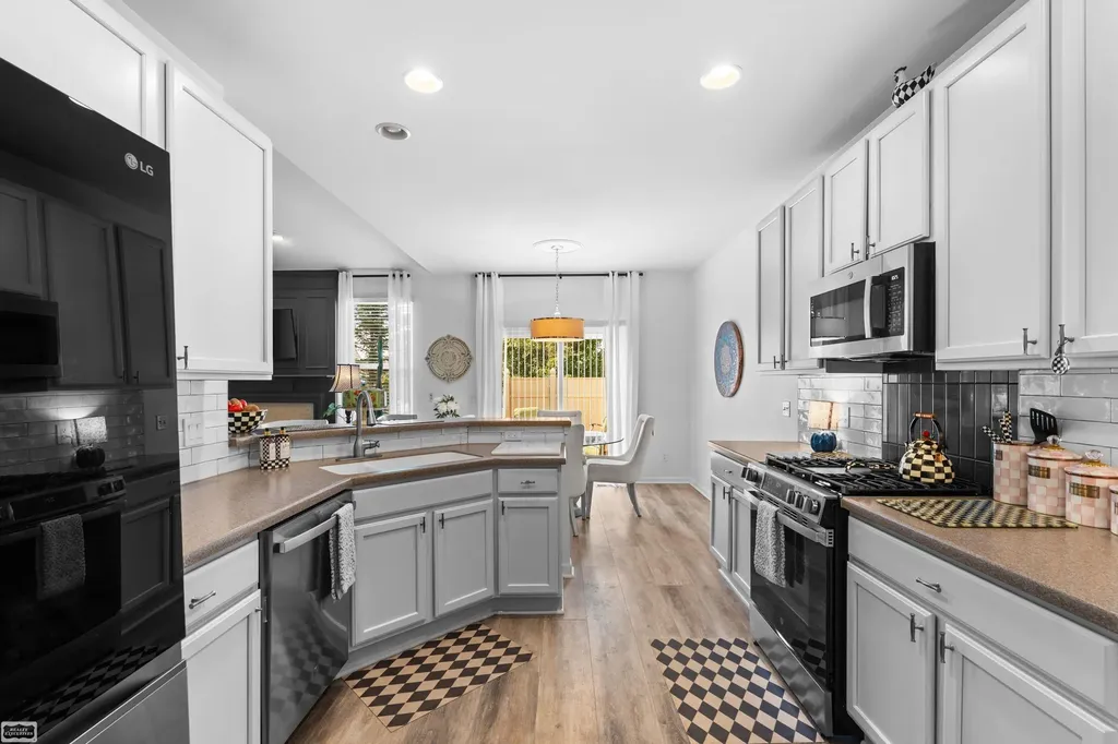 19056 Hazelton Drive Macomb Township MI 48042