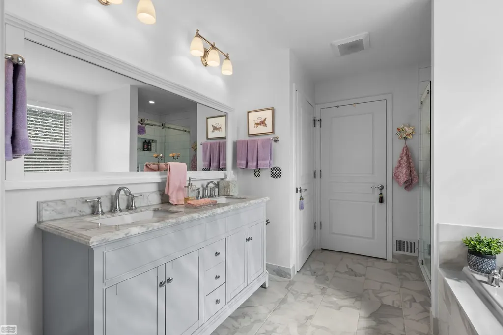 19056 Hazelton Drive Macomb Township MI 48042