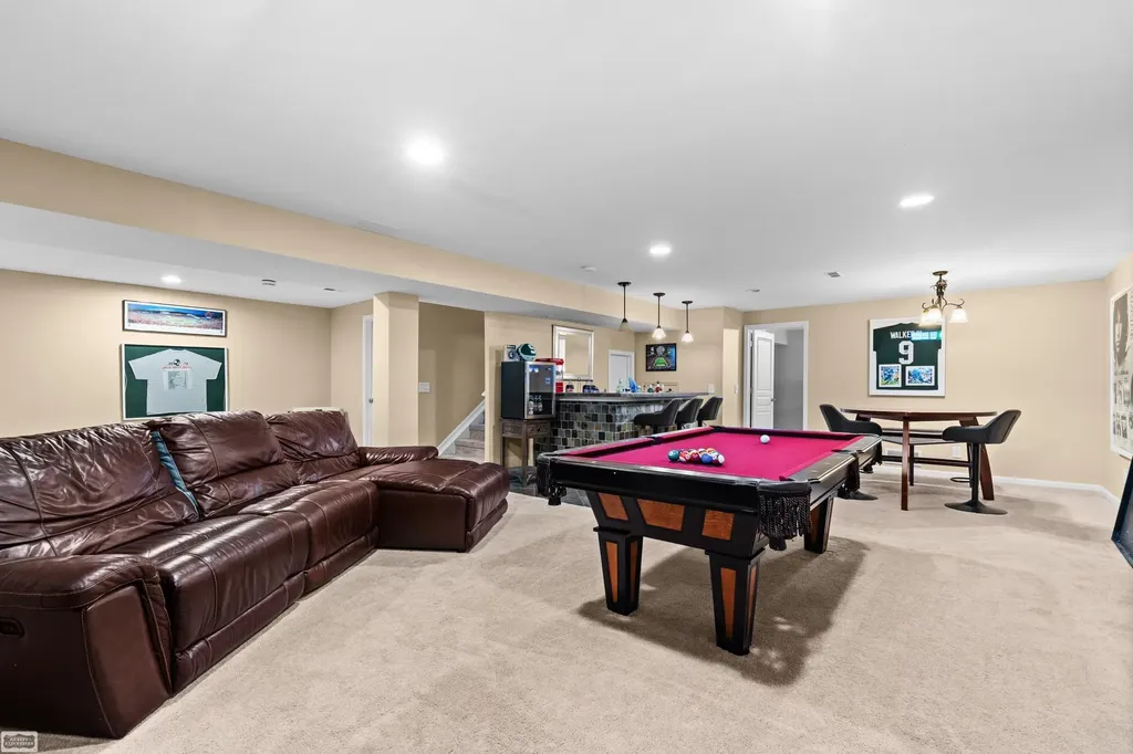 19056 Hazelton Drive Macomb Township MI 48042