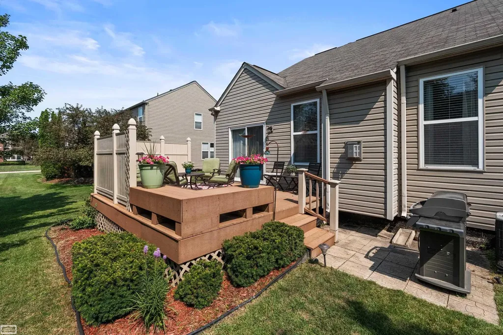 19056 Hazelton Drive Macomb Township MI 48042