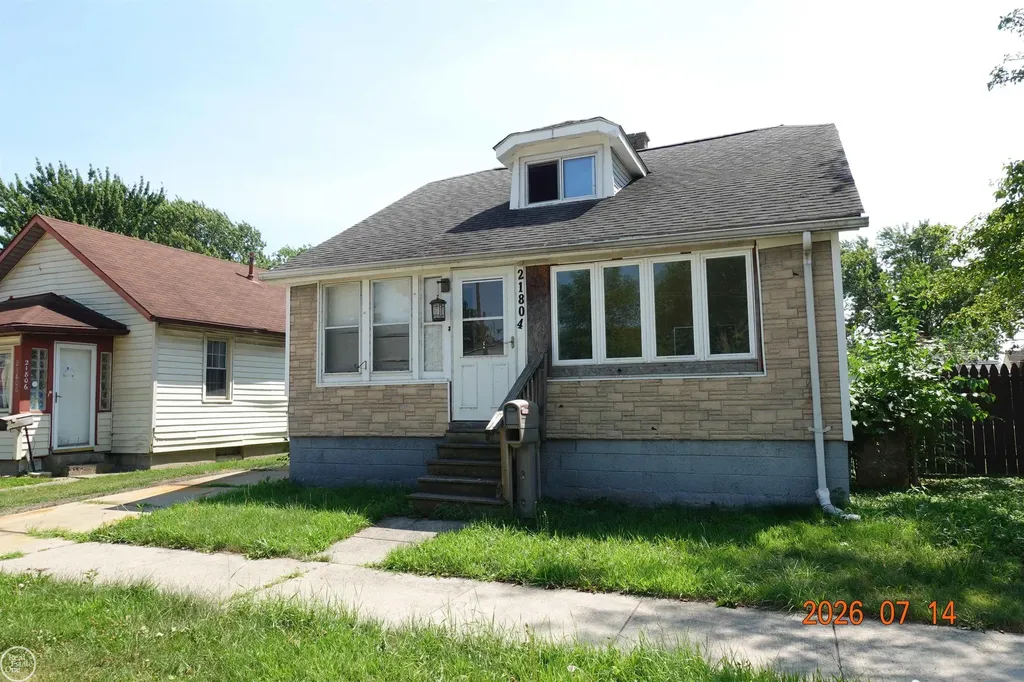 21804 Rosedale Street St. Clair Shores City MI 48080