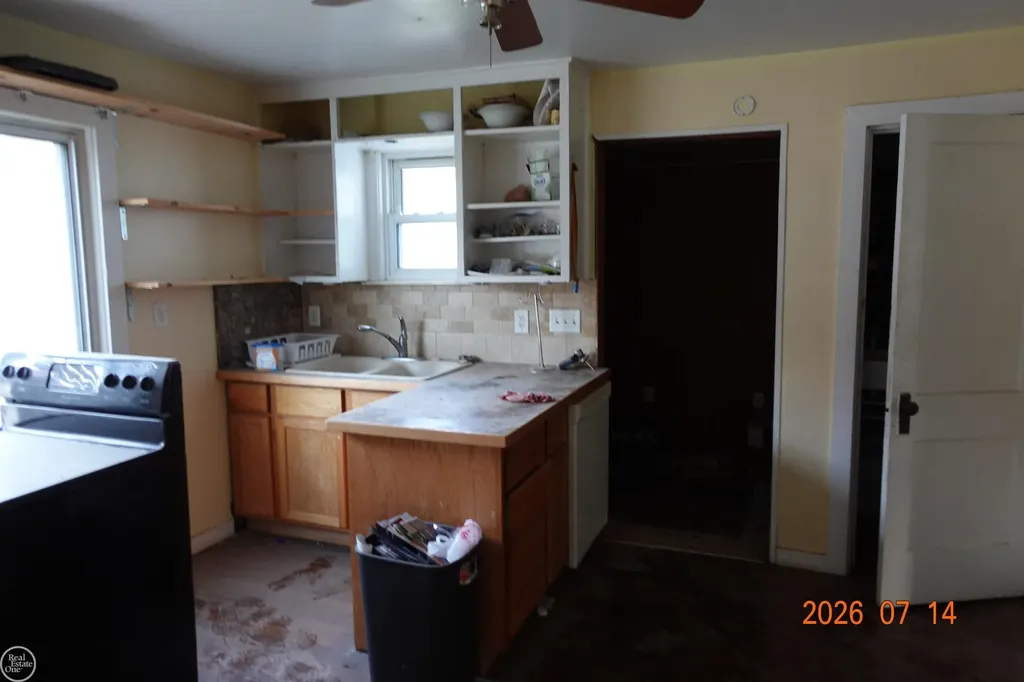 21804 Rosedale Street St. Clair Shores City MI 48080
