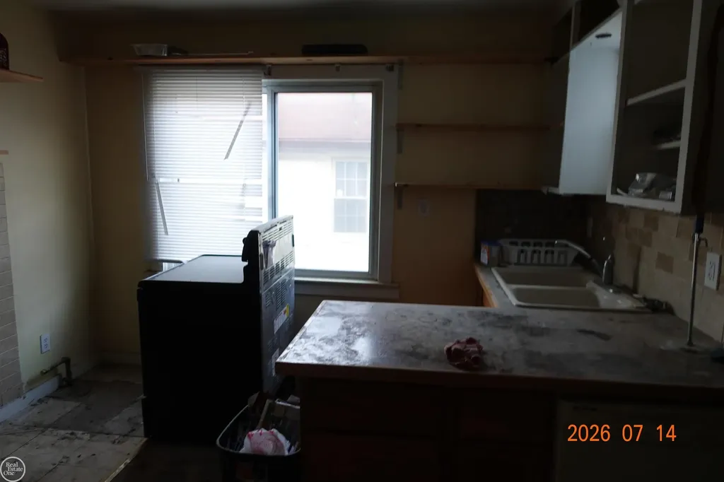 21804 Rosedale Street St. Clair Shores City MI 48080