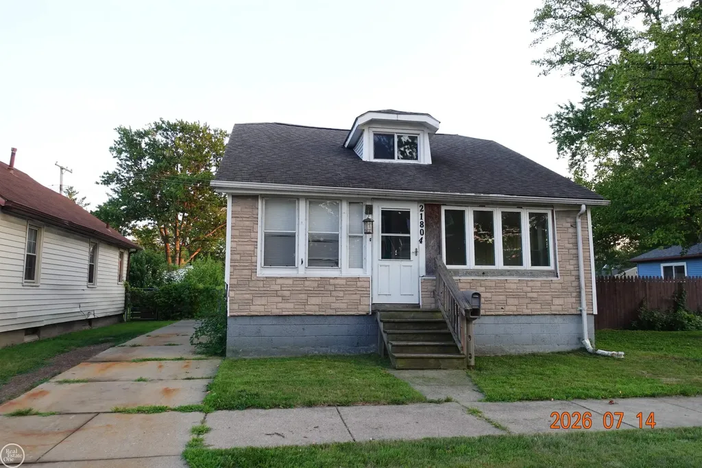 21804 Rosedale Street St. Clair Shores City MI 48080