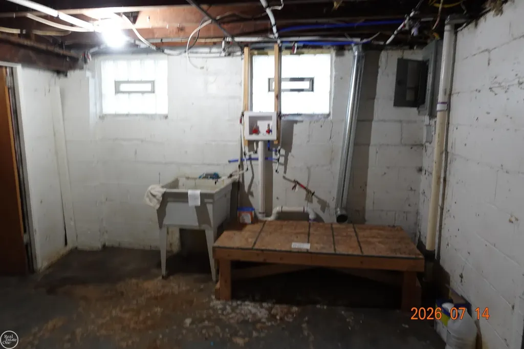 21804 Rosedale Street St. Clair Shores City MI 48080