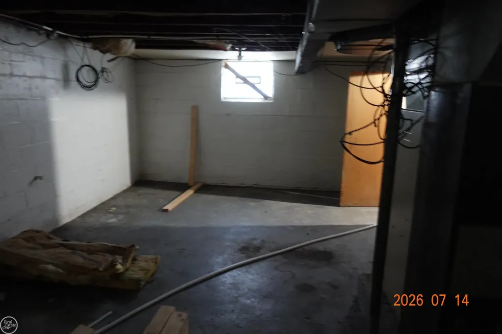 21804 Rosedale Street St. Clair Shores City MI 48080