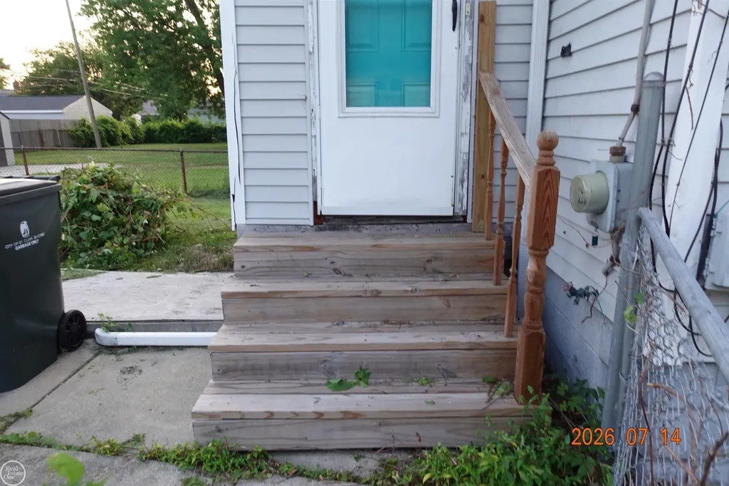 21804 Rosedale Street St. Clair Shores City MI 48080