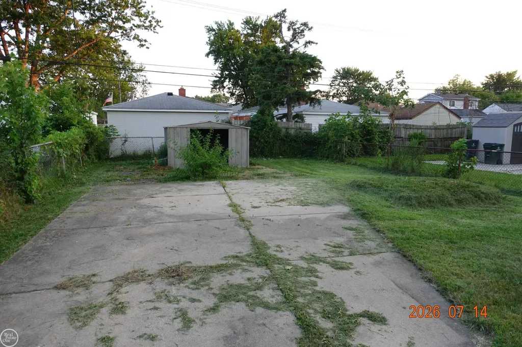 21804 Rosedale Street St. Clair Shores City MI 48080