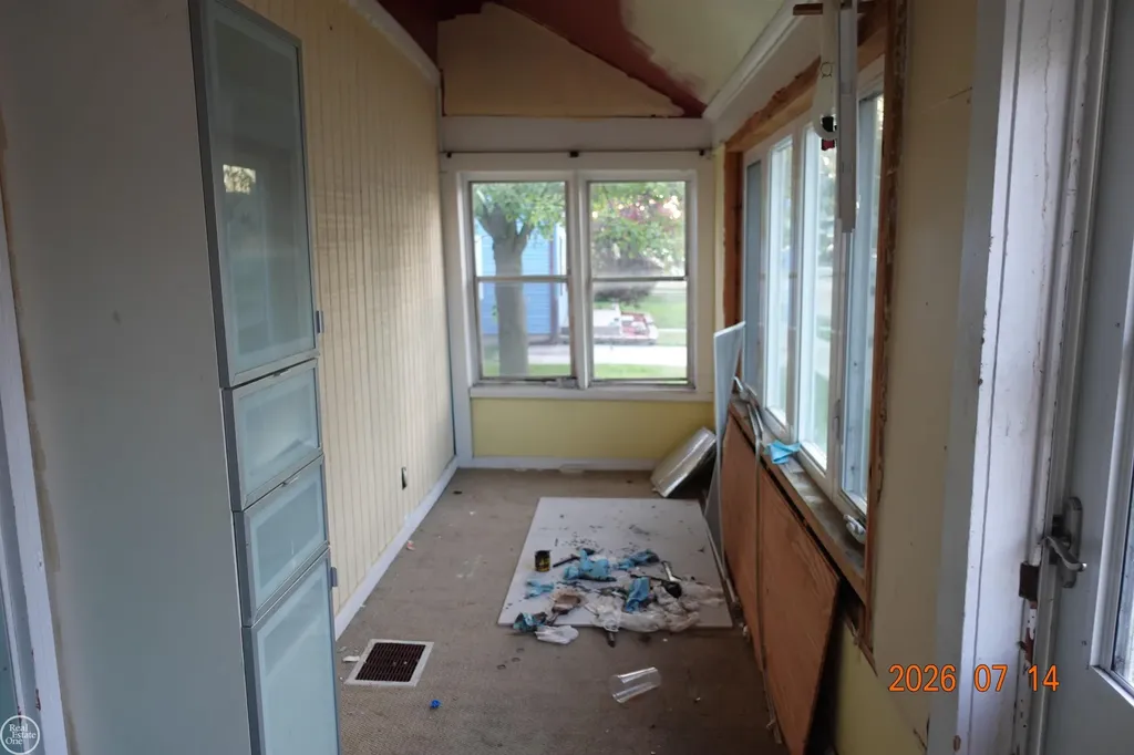 21804 Rosedale Street St. Clair Shores City MI 48080