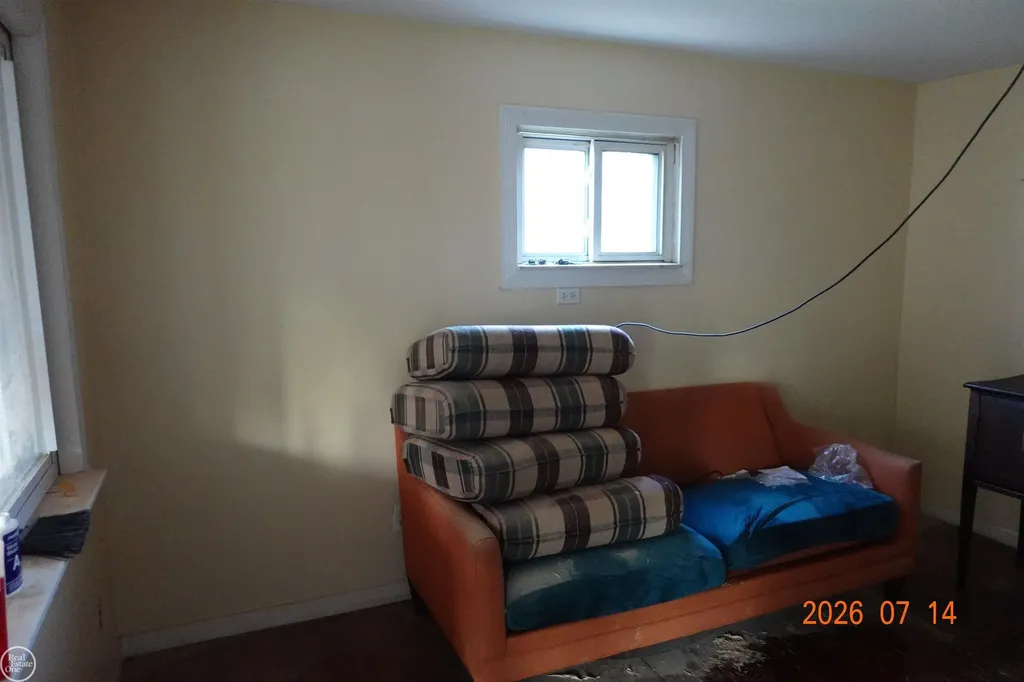 21804 Rosedale Street St. Clair Shores City MI 48080