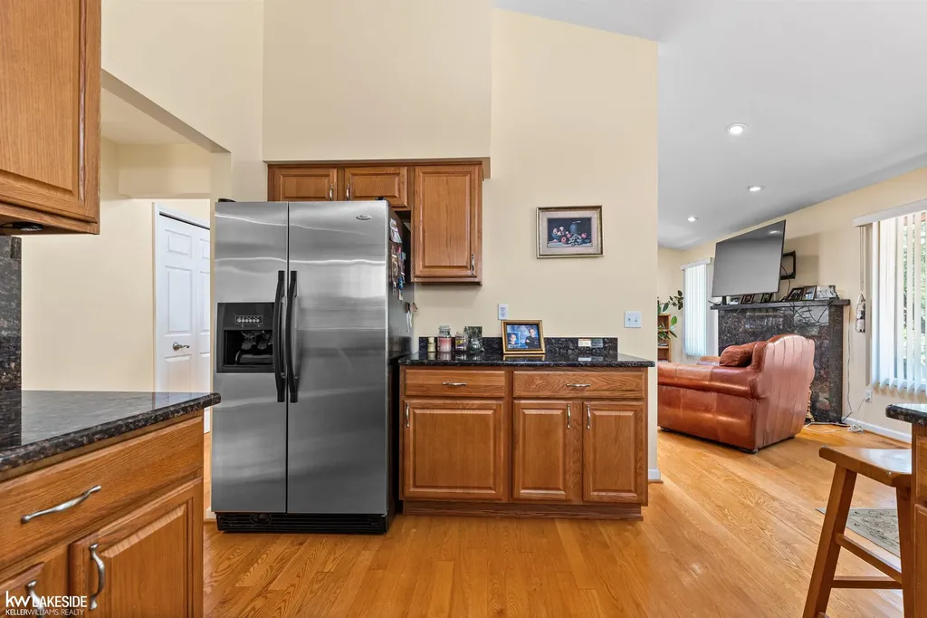 8703 Thornwood Court Sterling Heights City MI 48312