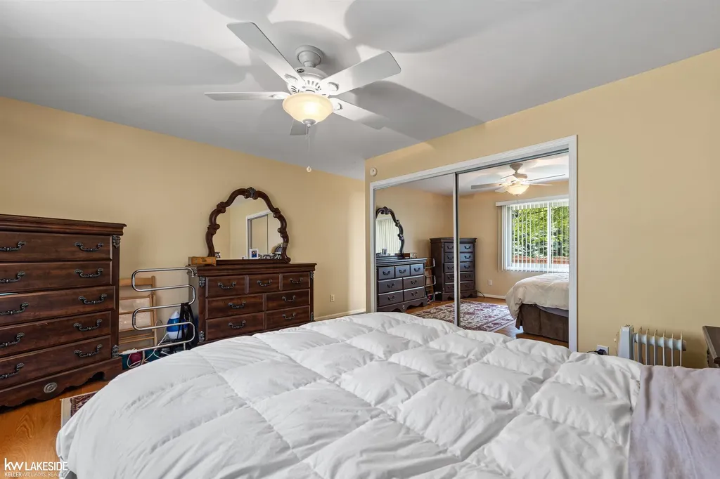 8703 Thornwood Court Sterling Heights City MI 48312