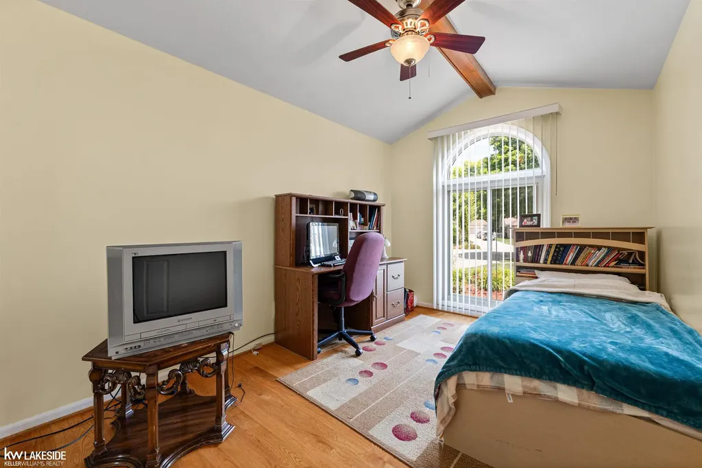 8703 Thornwood Court Sterling Heights City MI 48312