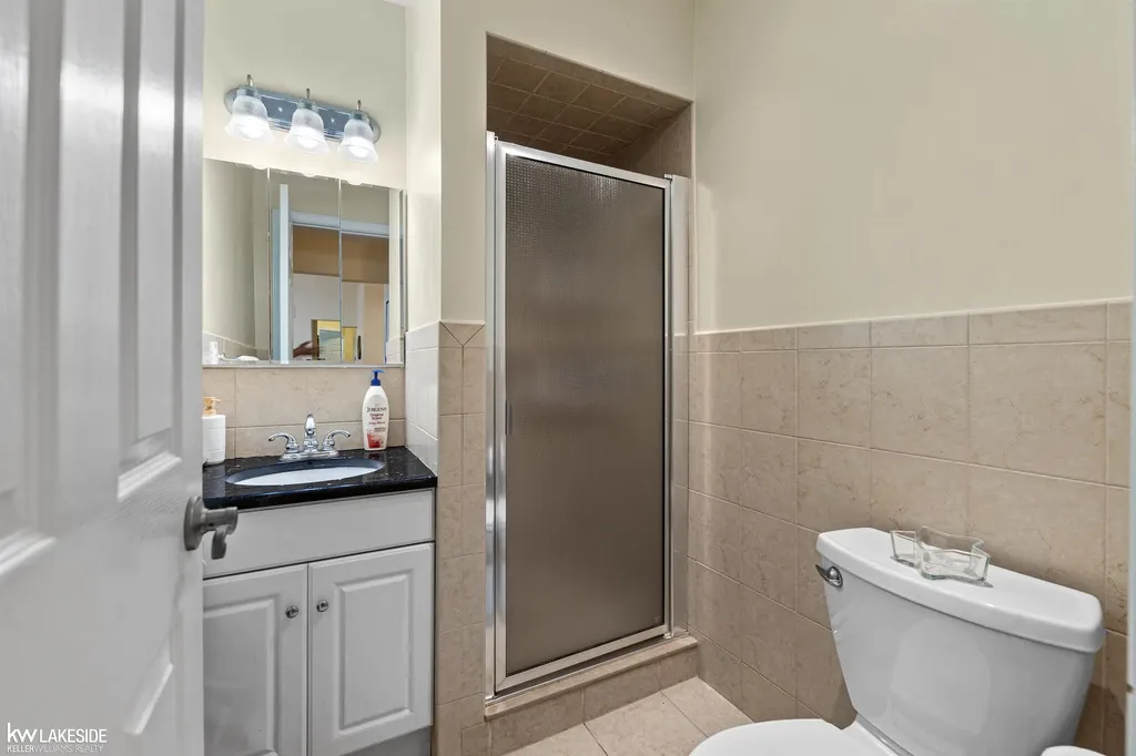8703 Thornwood Court Sterling Heights City MI 48312