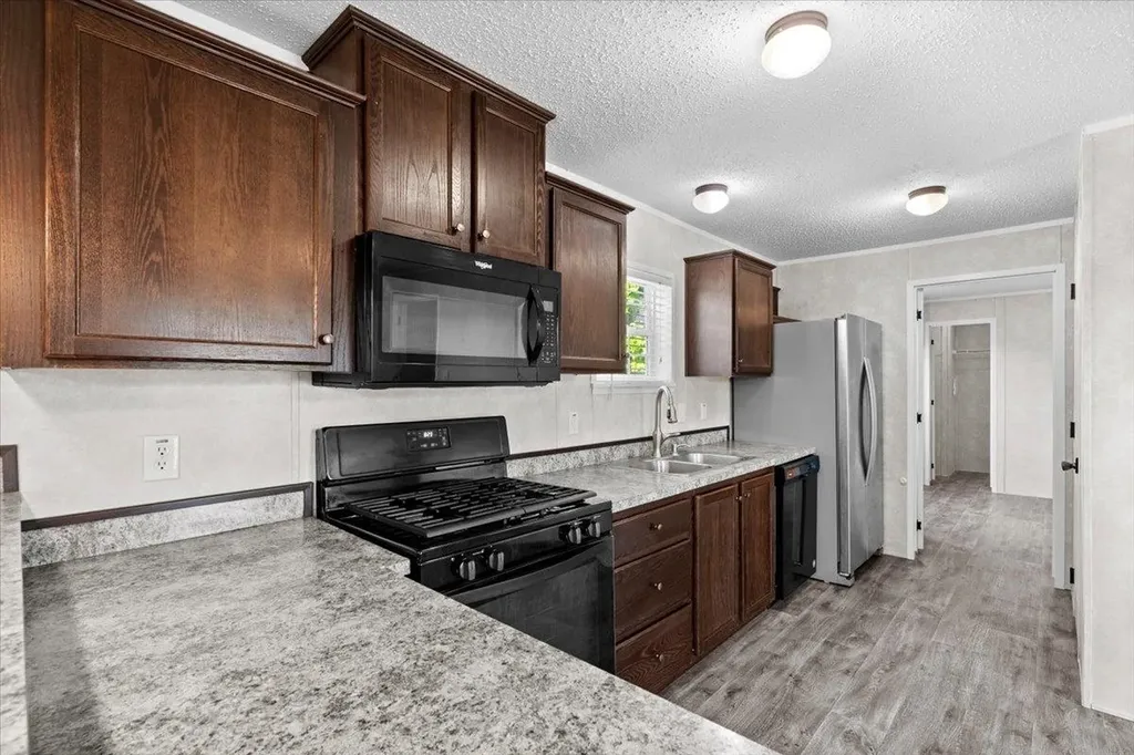7118 W Mapleview Circle Brown City City MI 48416