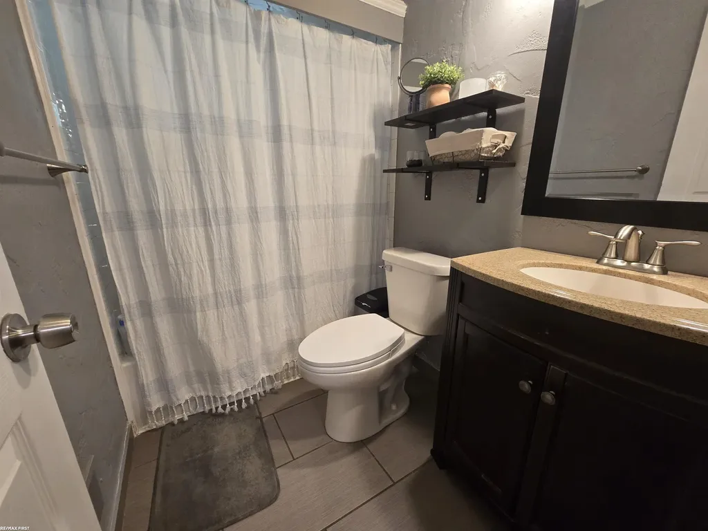 52498 Fayette Drive Shelby Charter Township MI 48316