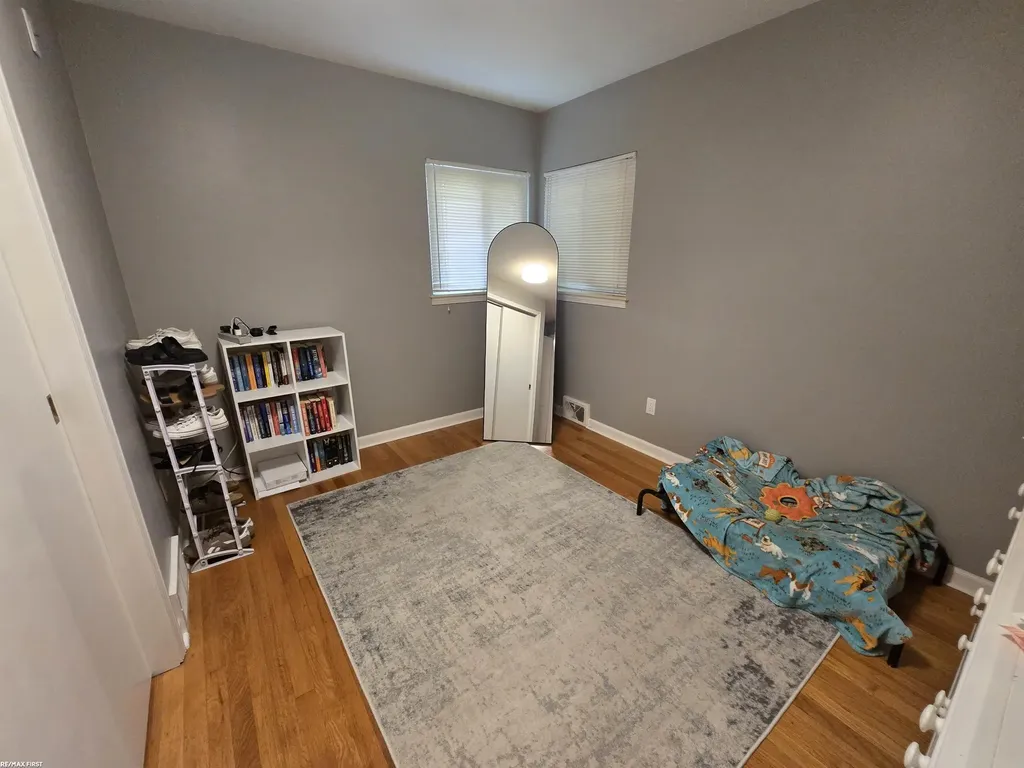 52498 Fayette Drive Shelby Charter Township MI 48316