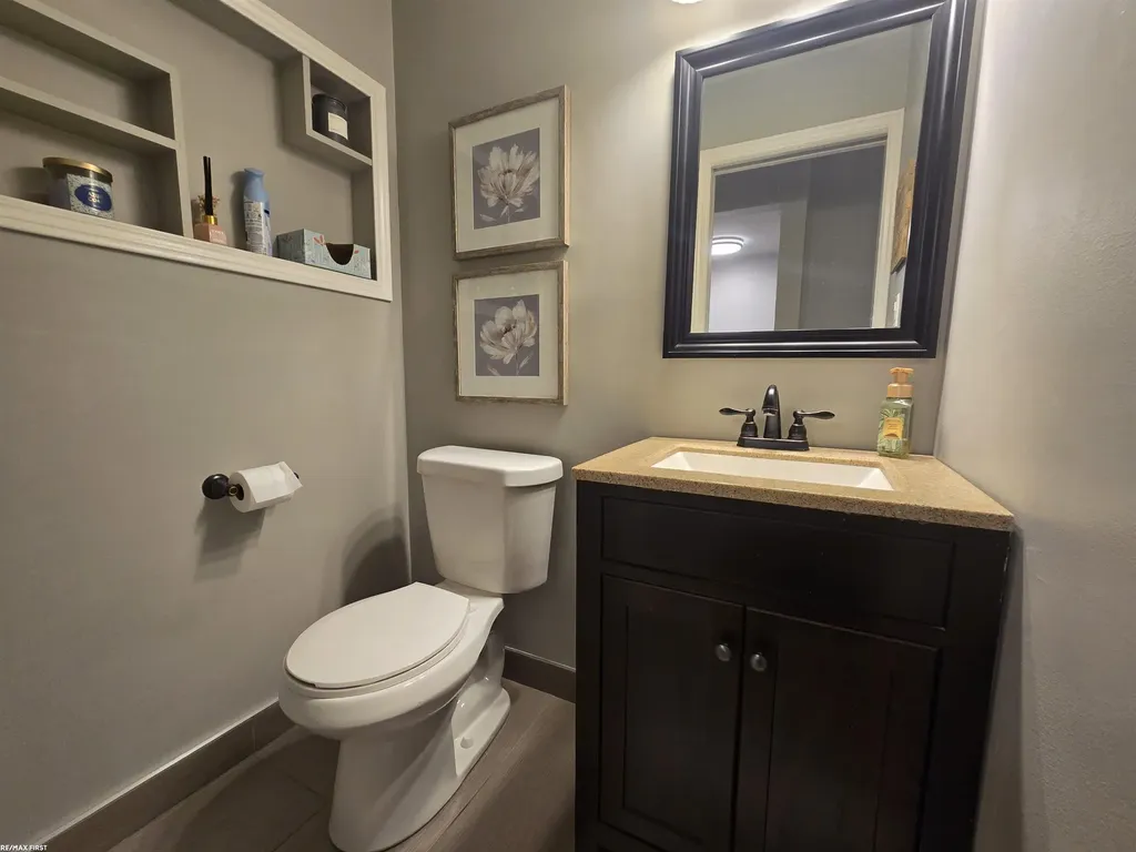 52498 Fayette Drive Shelby Charter Township MI 48316