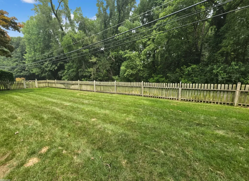 52498 Fayette Drive Shelby Charter Township MI 48316