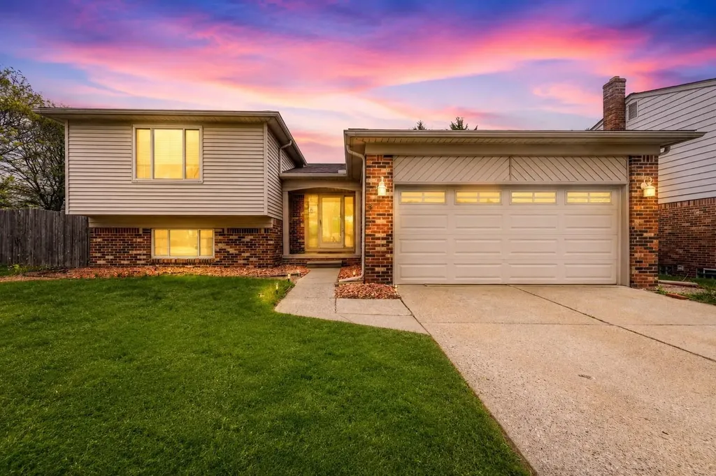 38982 Sutton Dr Drive Sterling Heights City MI 48310