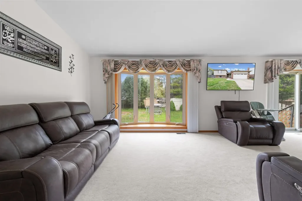 38982 Sutton Dr Drive Sterling Heights City MI 48310