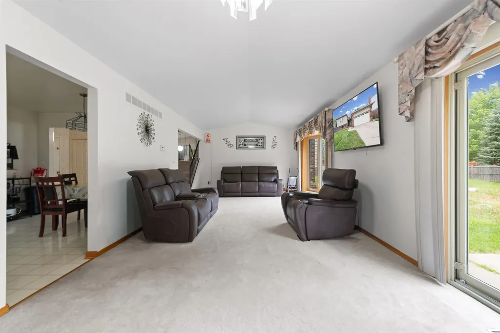 38982 Sutton Dr Drive Sterling Heights City MI 48310