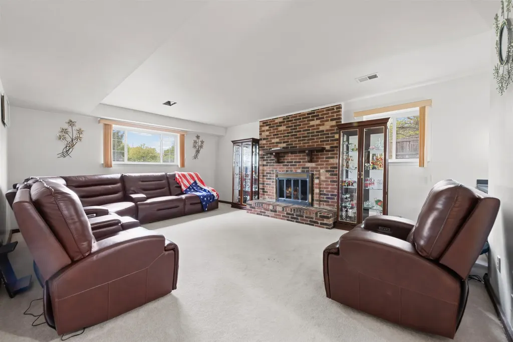 38982 Sutton Dr Drive Sterling Heights City MI 48310