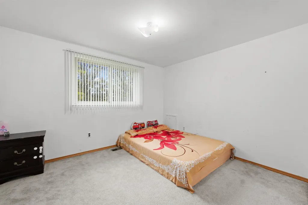 38982 Sutton Dr Drive Sterling Heights City MI 48310