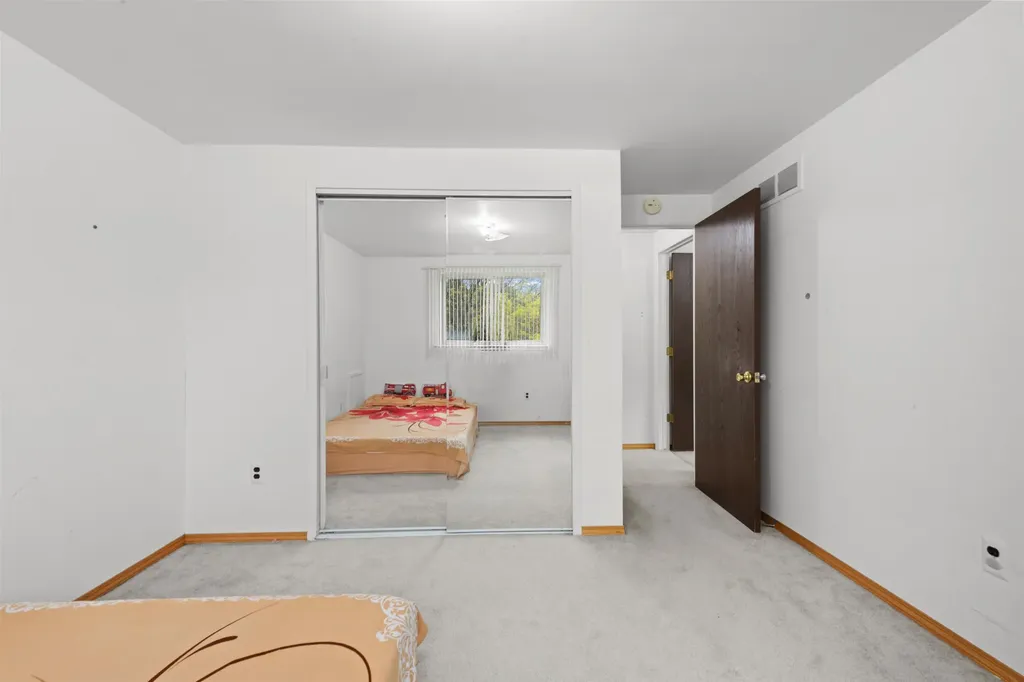 38982 Sutton Dr Drive Sterling Heights City MI 48310