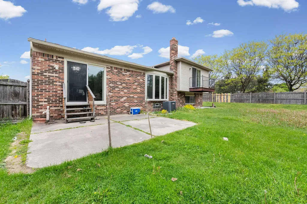 38982 Sutton Dr Drive Sterling Heights City MI 48310
