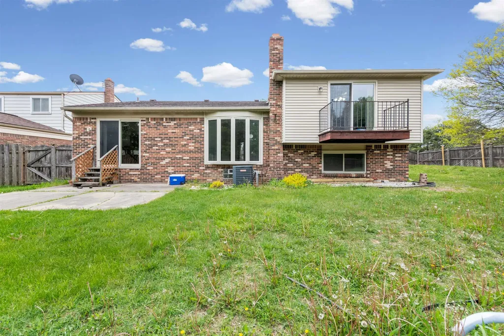 38982 Sutton Dr Drive Sterling Heights City MI 48310